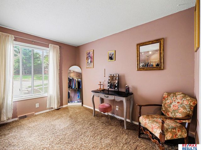 212 Merwood Street, Bellevue, NE 68005