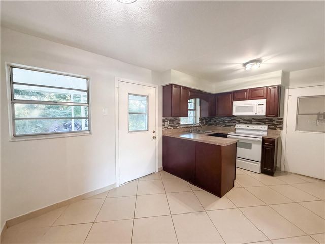 13732 21ST STREET, Dade City, FL 33525