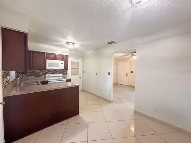13732 21ST STREET, Dade City, FL 33525