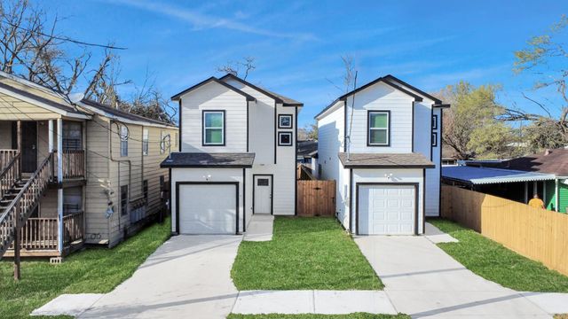 4011 Elmwood Street, Houston, TX 77051