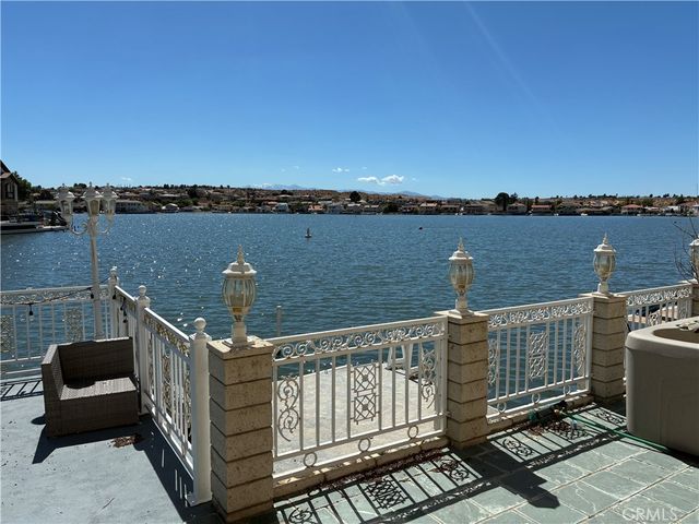 18099 Lakeview, Victorville, CA 92395