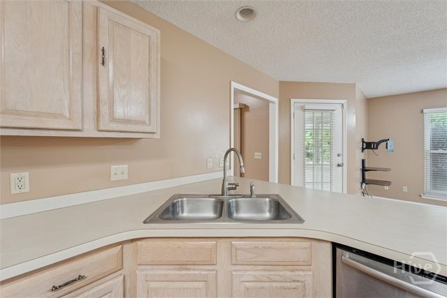 121 Summer Winds Drive, Savannah, GA 31410