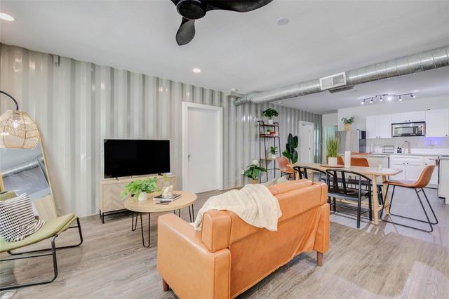 4014 Dreyfus Street B, Houston, TX 77021
