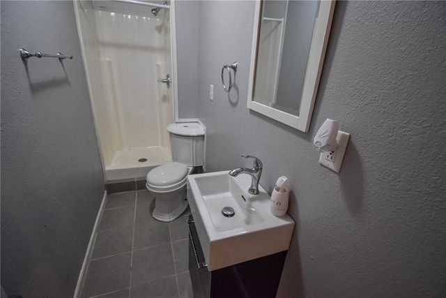 304 E 164th Terrace, Belton, MO 64012