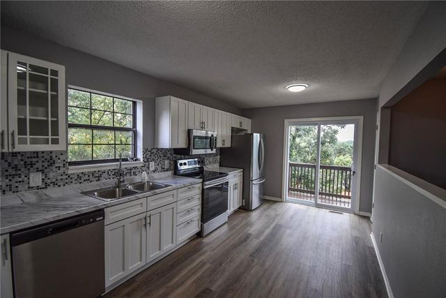 304 E 164th Terrace, Belton, MO 64012