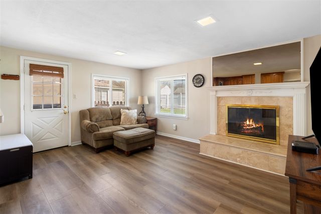 33112 Lynx Court, Westland, MI 48185