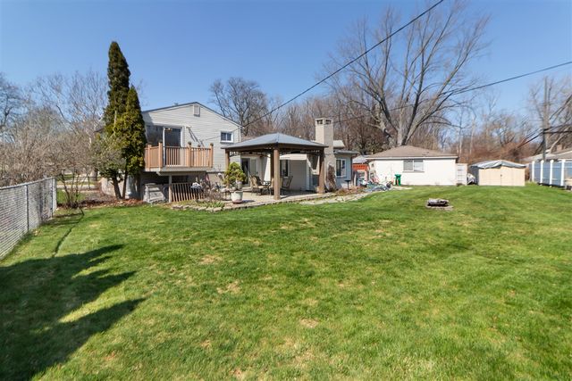 33112 Lynx Court, Westland, MI 48185