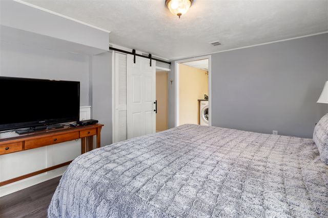 33112 Lynx Court, Westland, MI 48185