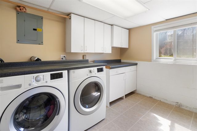 33112 Lynx Court, Westland, MI 48185