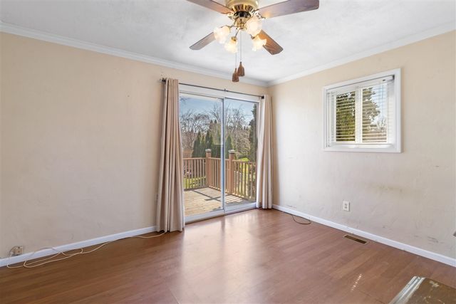 33112 Lynx Court, Westland, MI 48185