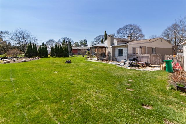 33112 Lynx Court, Westland, MI 48185