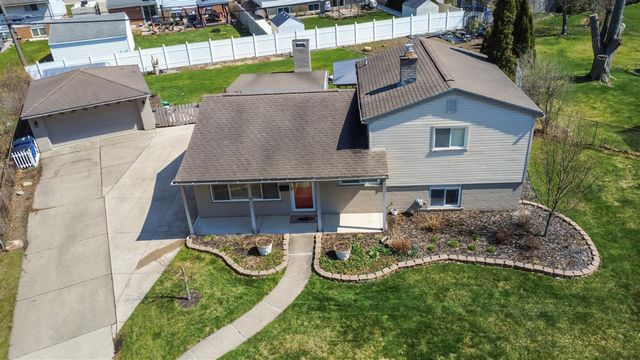 33112 Lynx Court, Westland, MI 48185