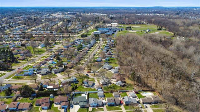 33112 Lynx Court, Westland, MI 48185