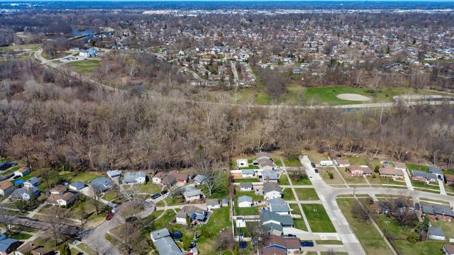 33112 Lynx Court, Westland, MI 48185