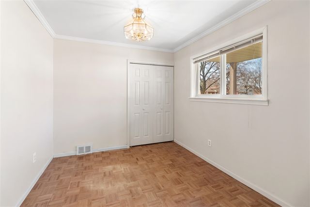 33112 Lynx Court, Westland, MI 48185