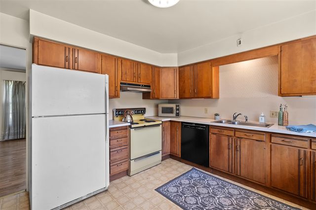 5229 Bronson Boulevard, Portage, MI 49024