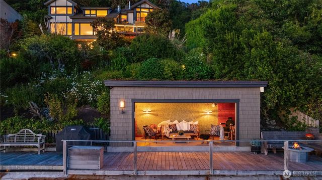 10411 Maplewood Place SW, Seattle, WA 98146