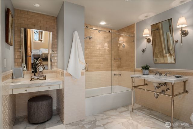 10411 Maplewood Place SW, Seattle, WA 98146