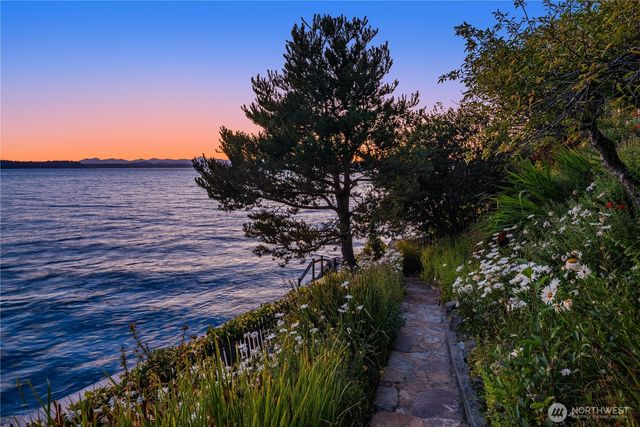 10411 Maplewood Place SW, Seattle, WA 98146