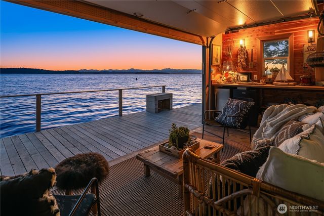 10411 Maplewood Place SW, Seattle, WA 98146