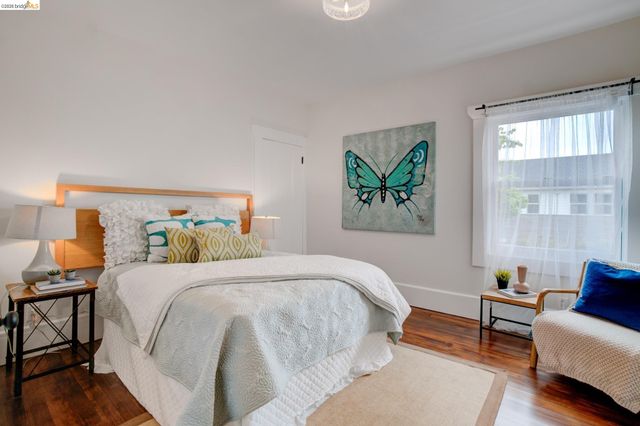 1068 66Th St, Oakland, CA 94608