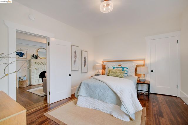 1068 66Th St, Oakland, CA 94608