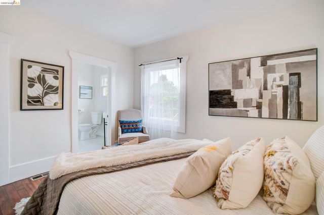 1068 66Th St, Oakland, CA 94608