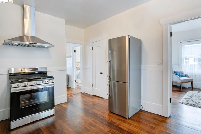 1068 66Th St, Oakland, CA 94608