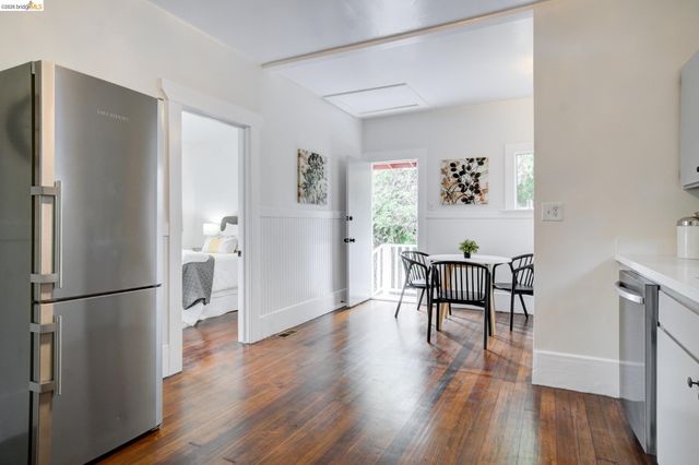 1068 66Th St, Oakland, CA 94608