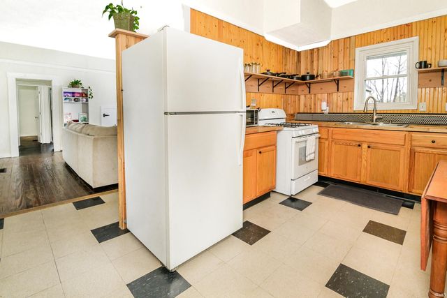 1020 W 7th Street, Bloomington, IN 47404