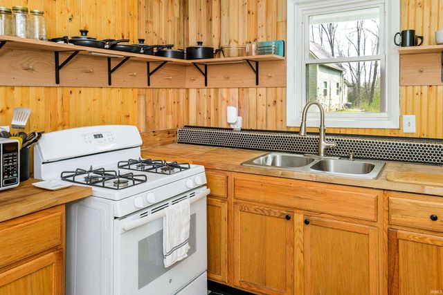 1020 W 7th Street, Bloomington, IN 47404