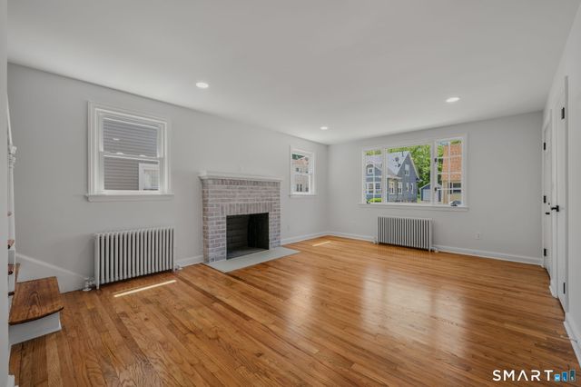 85 Ledyard Street, New London, CT 06320