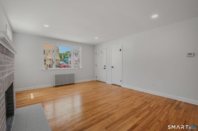 85 Ledyard Street, New London, CT 06320