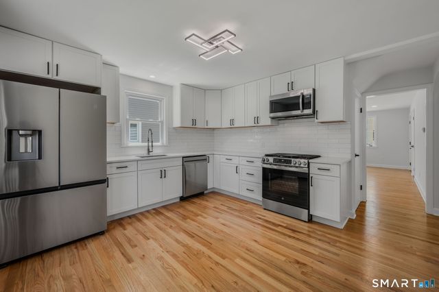 85 Ledyard Street, New London, CT 06320