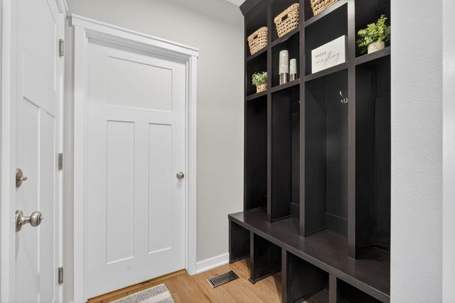 16886 Airline Drive, Clive, IA 50325