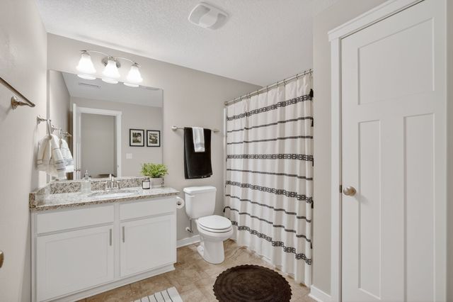 16886 Airline Drive, Clive, IA 50325