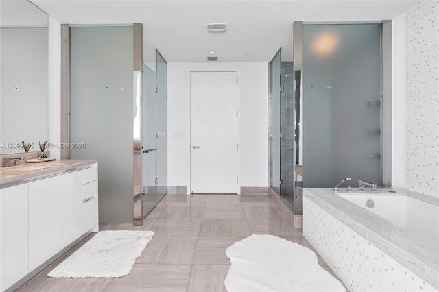 16901 Collins Avenue 3203, Sunny Isles Beach, FL 33160