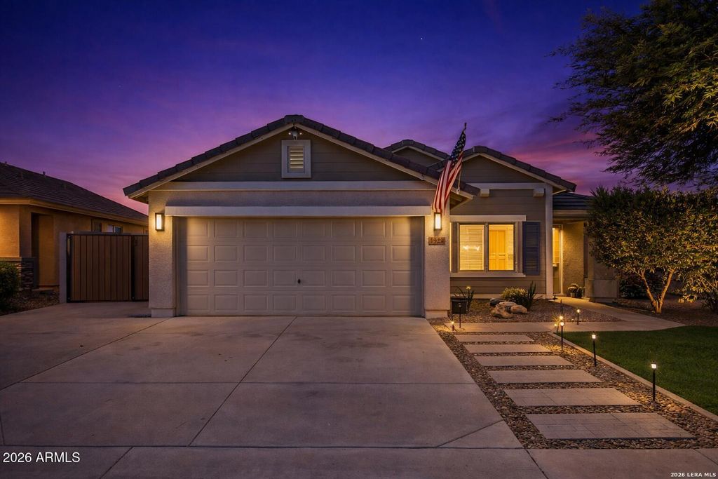 1929 W GOLD MINE Way, San Tan Valley, AZ 85144