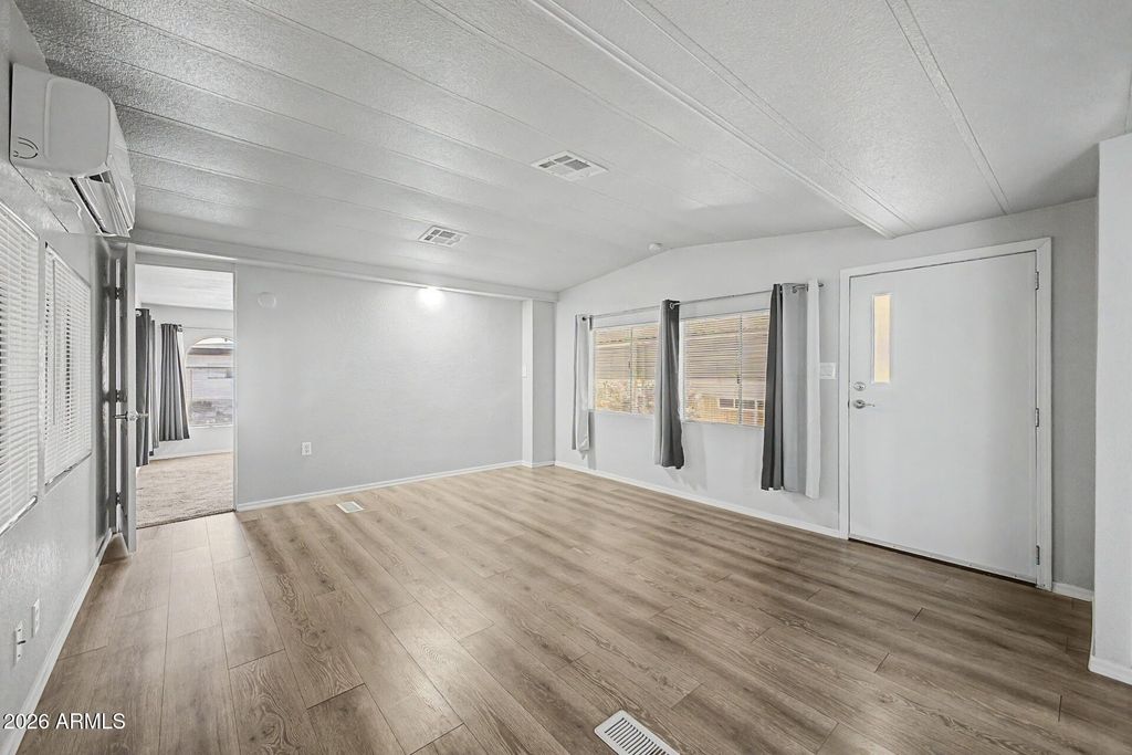 10401 N CAVE CREEK Road 134, Phoenix, AZ 85020 — photo 4