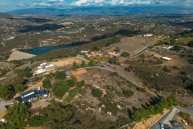 11541 Turner Heights Drive, Escondido, CA 92026