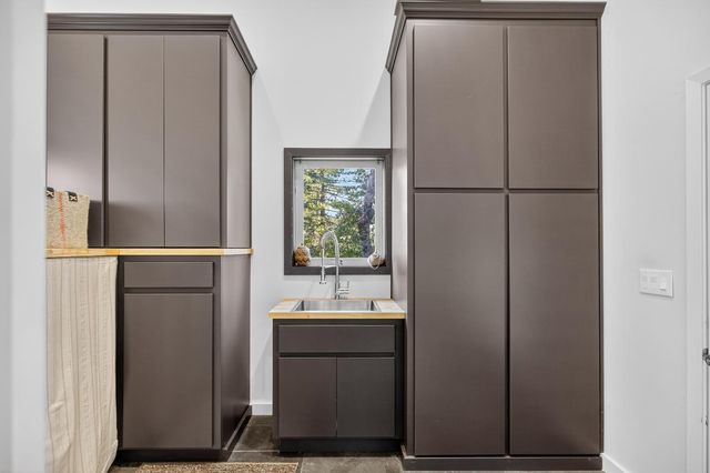 22080 Fiddletown Rd, Volcano, CA 95689