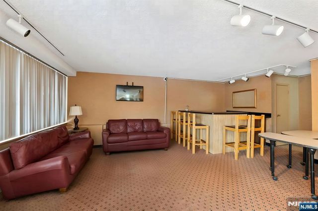 277 Prospect Avenue 11H, Hackensack, NJ 07601