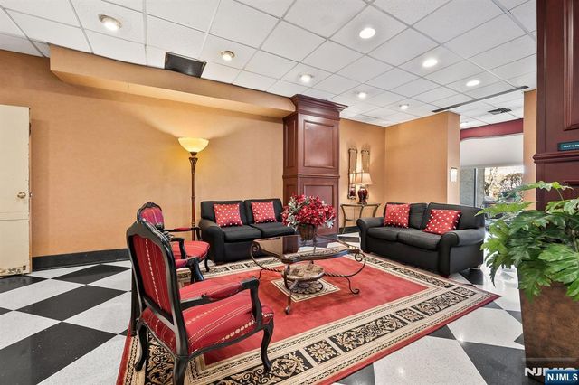 277 Prospect Avenue 11H, Hackensack, NJ 07601