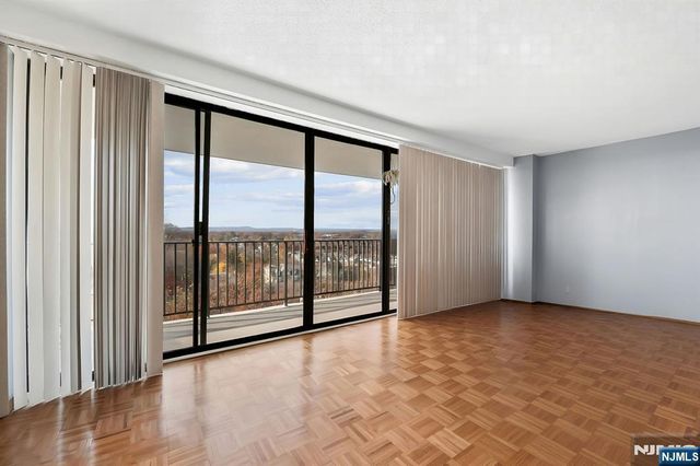 277 Prospect Avenue 11H, Hackensack, NJ 07601