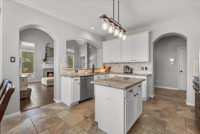 926 Mystic Village Lane, Seabrook, TX 77586