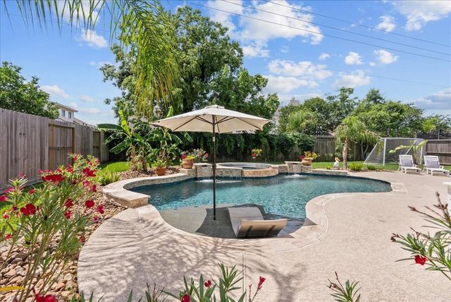 926 Mystic Village Lane, Seabrook, TX 77586