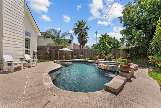 926 Mystic Village Lane, Seabrook, TX 77586