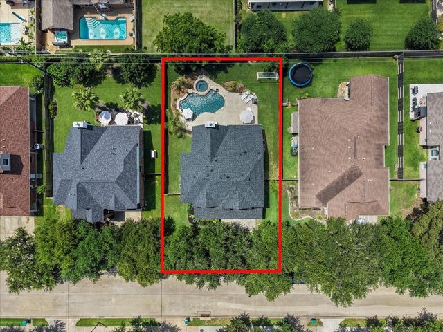 926 Mystic Village Lane, Seabrook, TX 77586