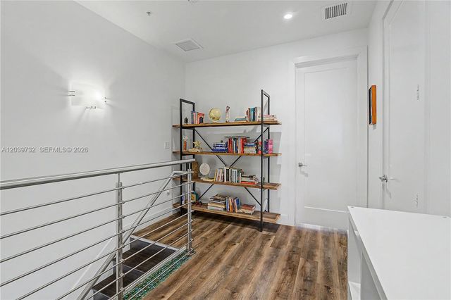 10260 NW 63rd Ter 203, Miami, FL 33178