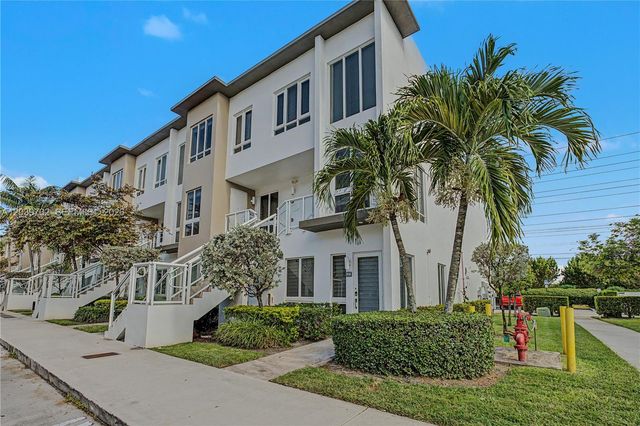 10260 NW 63rd Ter 203, Miami, FL 33178